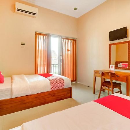 Super Oyo 3496 Griya Gayatri Syariah Hotell Melati Eksteriør bilde