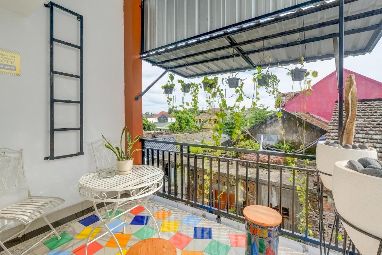 Super Oyo 3496 Griya Gayatri Syariah Hotell Melati Eksteriør bilde