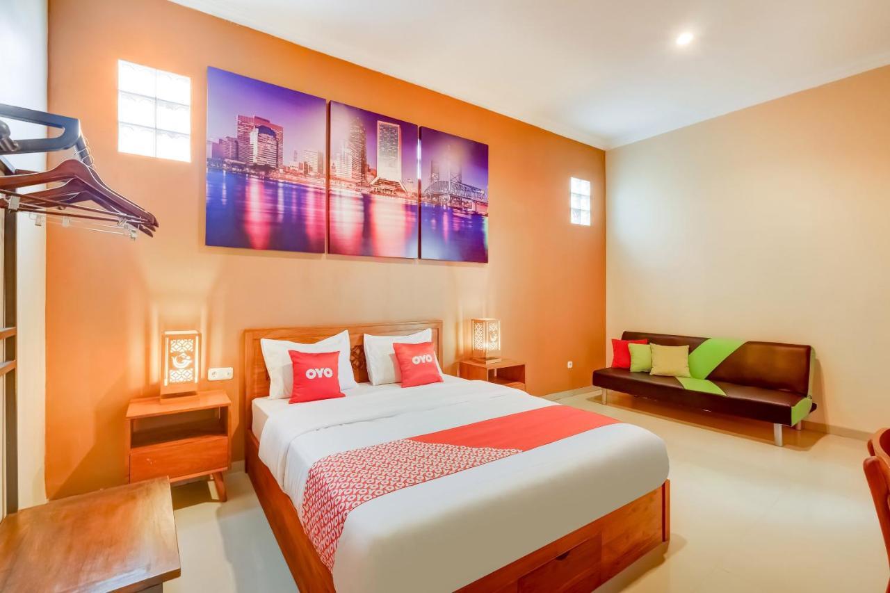 Super Oyo 3496 Griya Gayatri Syariah Hotell Melati Eksteriør bilde