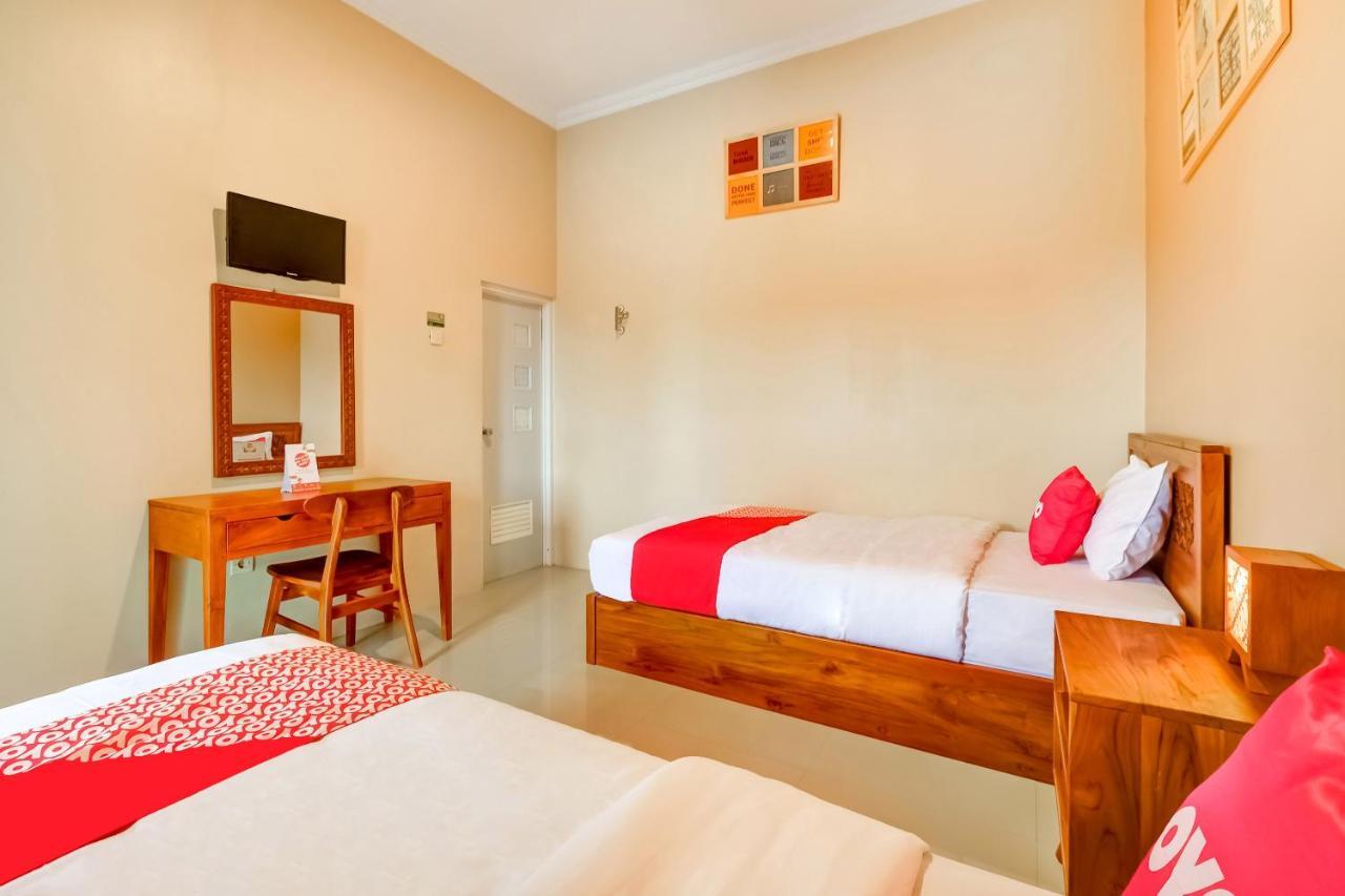 Super Oyo 3496 Griya Gayatri Syariah Hotell Melati Eksteriør bilde