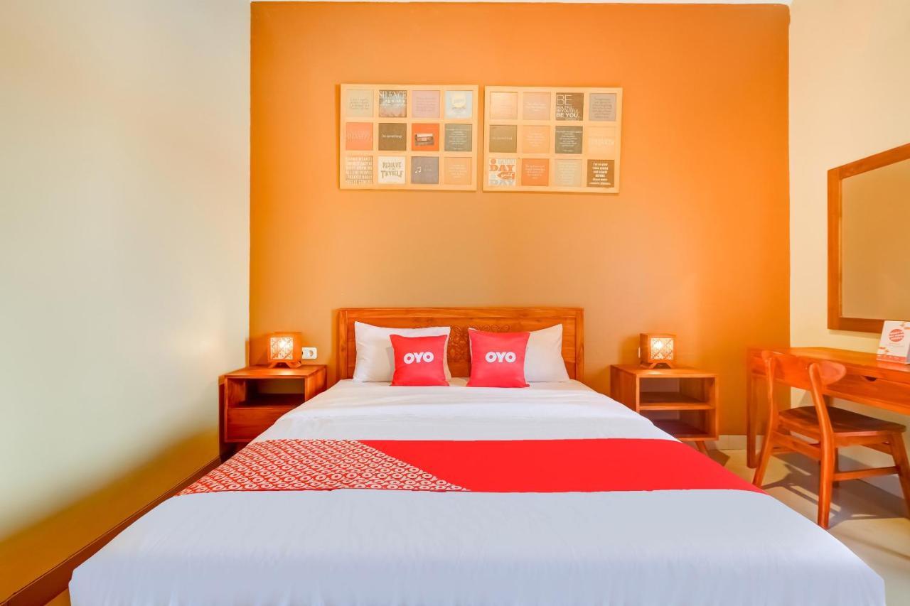 Super Oyo 3496 Griya Gayatri Syariah Hotell Melati Eksteriør bilde