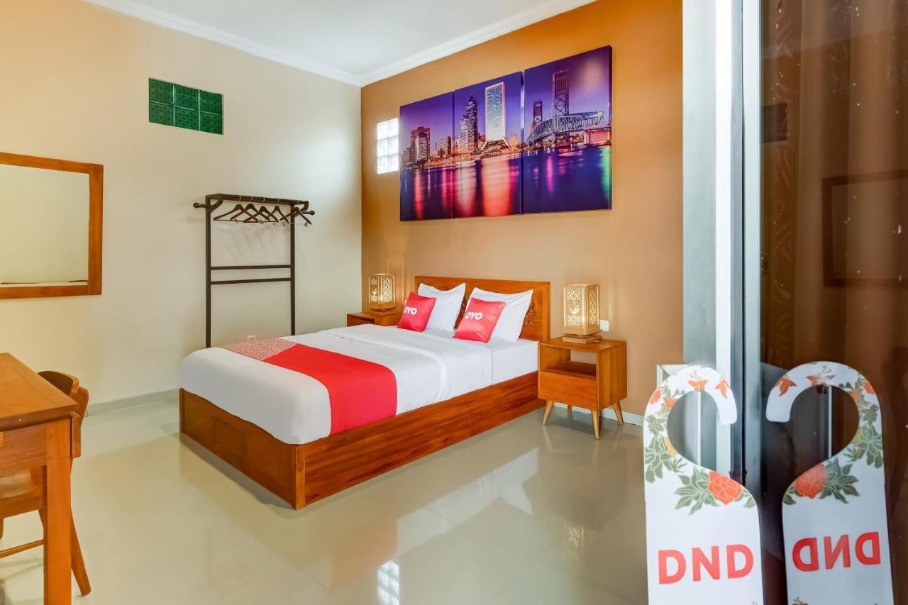 Super Oyo 3496 Griya Gayatri Syariah Hotell Melati Eksteriør bilde